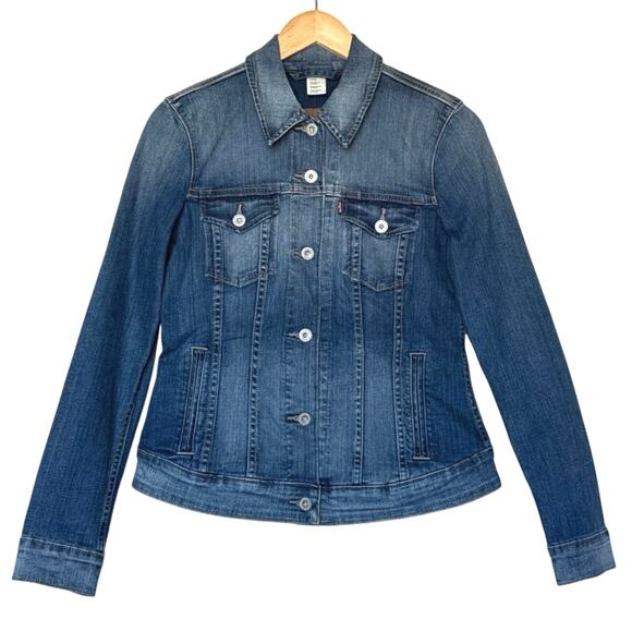 Levis Womens Denim Jacket Size M Blue Faded Buttons Pockets Classic Jean EUC - Picture 1 of 7